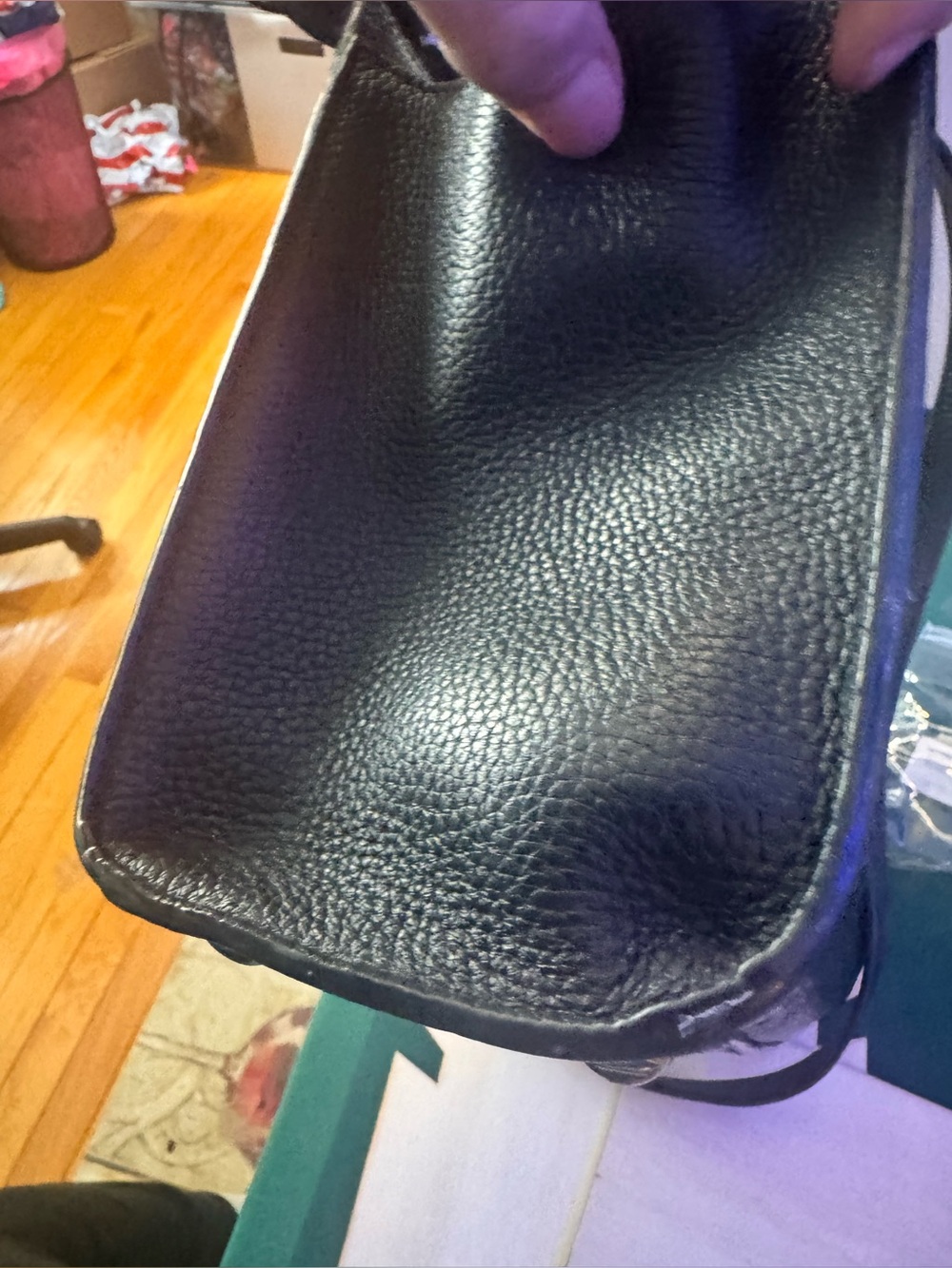 Henri Bendel Leather Black 2 in 1 Satchel w/removable crossbody - Picture 11 of 12